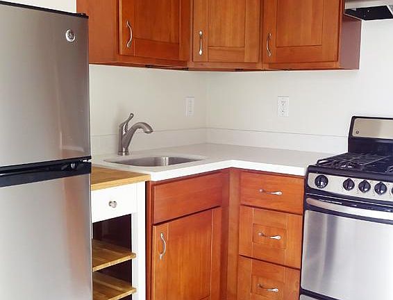 3rd image of 925 Jones St APT 304