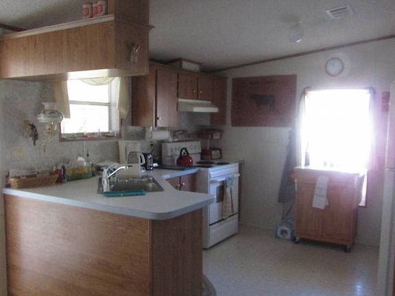 4th image of 6938 Daffodil Dr