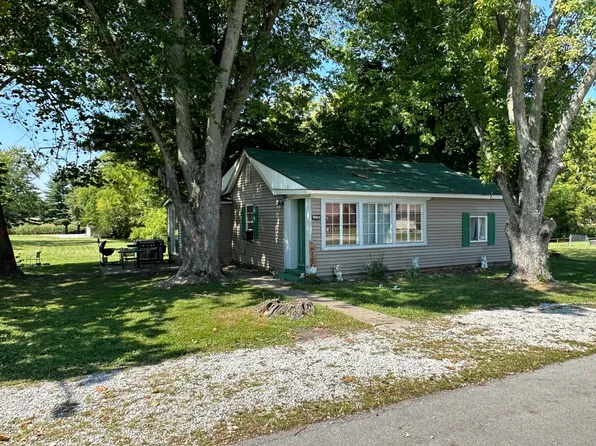 10455 N Vine St, Harmony, IN 47853