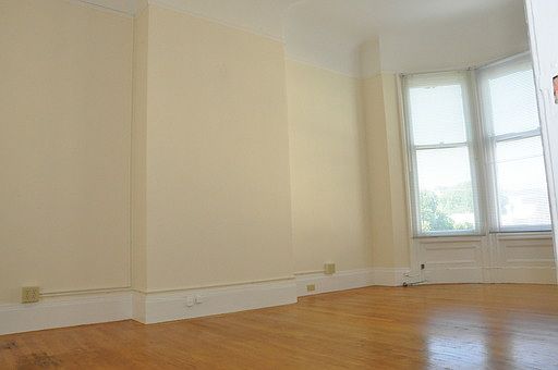 3rd image of 163A Bartlett St