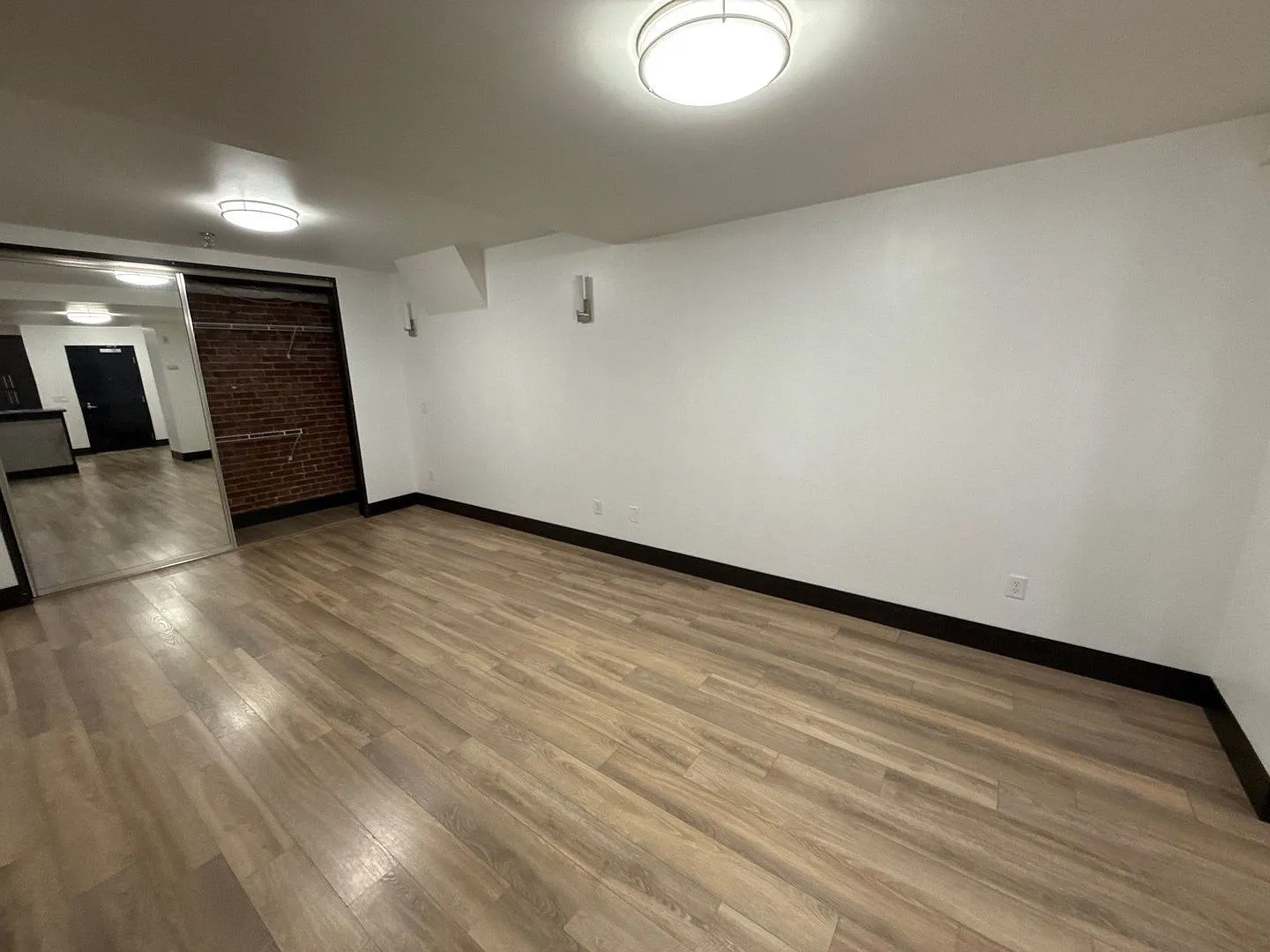Studio, 1.0 bath, 675 sqft, $1,345 — Photo 3