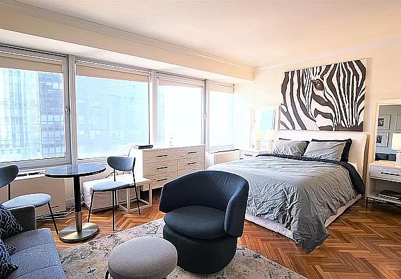 3rd image of 150 W 56th St APT 3106