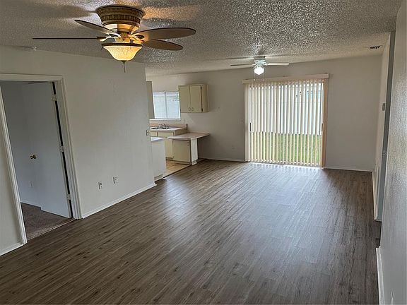 5th image of 2 Pine Ct