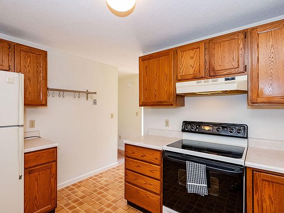 4th image of 13 Chestnut Drive