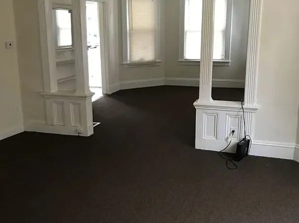 39 Bliss St, West Springfield, MA 01089