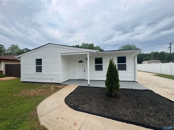 411 14th Ave NW, Decatur, AL 35601