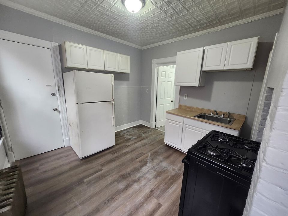 1st image of 165 Pearl St #1E