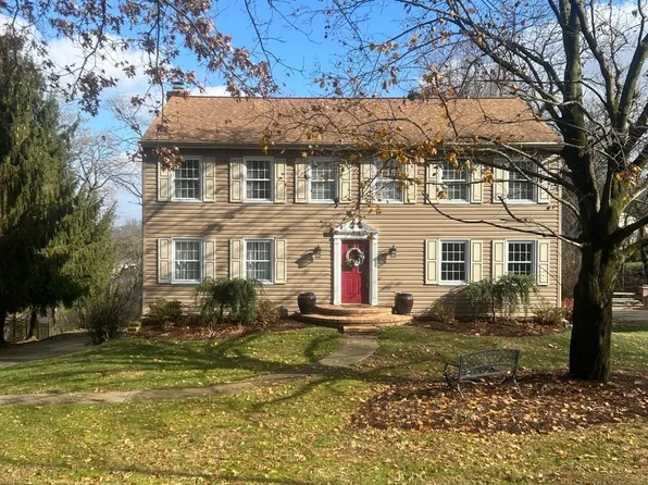 5866 Claridge Rd, Export, PA 15632