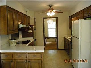 3rd image of 2543 Rosehaven St