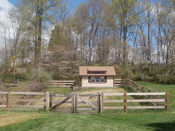 3rd image of 7 Duncan Ln