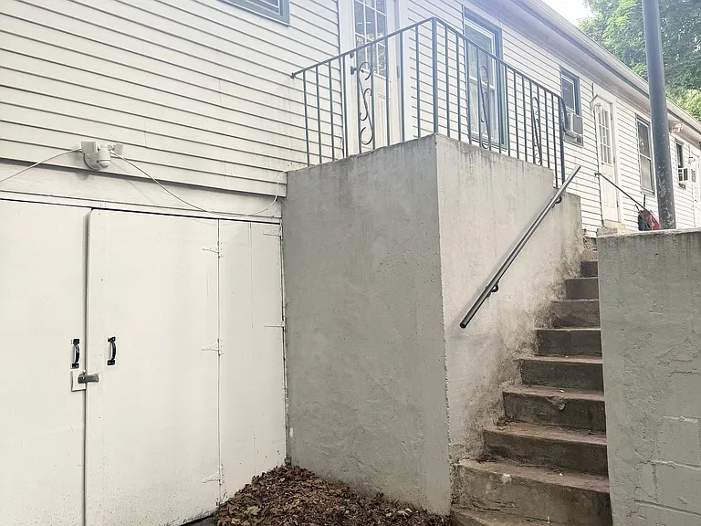 104 Woodhull Landing Rd — Photo 9