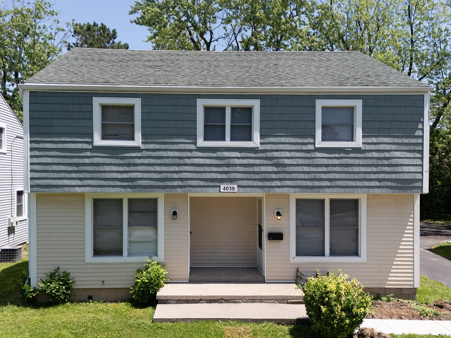 Amherst Townhomes — Photo 2