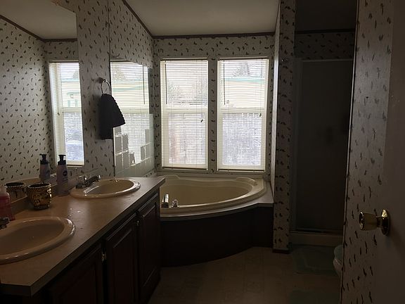 5th image of 3845 E Upland St