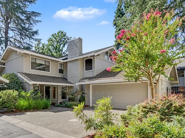 2002 University Park Dr, Sacramento, CA 95825