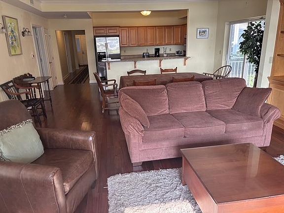 5th image of 50 Lakeside Dr #C101