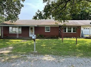 32 New Providence Rd, Murray, KY 42071