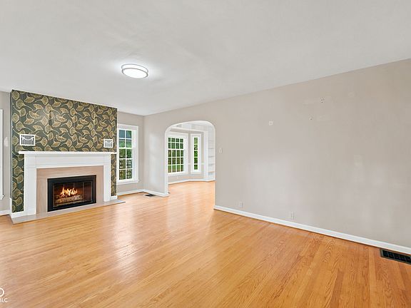 5th image of 6916 N Park Ave