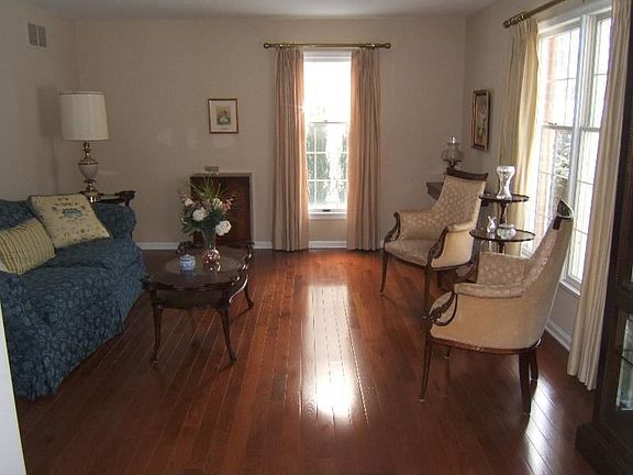 2nd image of 329 Lazywood Ct