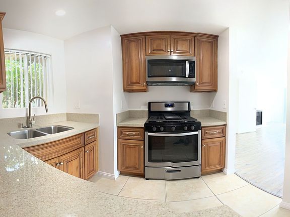 4th image of 4424 S Centinela Ave APT 203