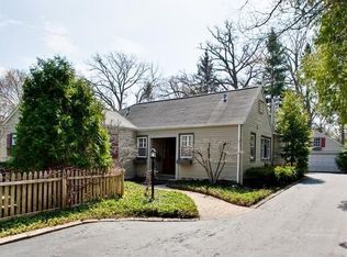 135 E Westminster Rd, Lake Forest, IL 60045