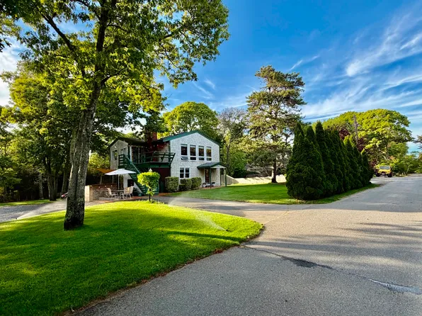101 Tradewinds Rd, Oak Bluffs, MA 02557