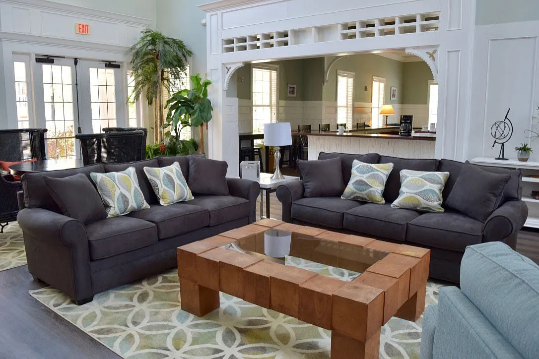 Barrington Park Condos - 2/2 on 1st Floor available July! — Photo 2