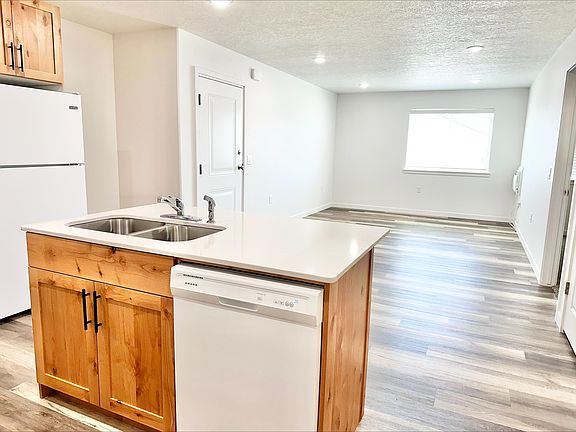 3rd image of 106 Briscoe Rd