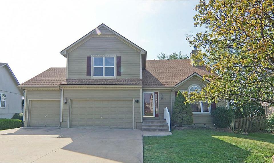 1st image of 1217 SE Rosehill Dr