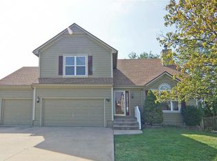 1217 SE Rosehill Dr, Lees Summit, MO 64081