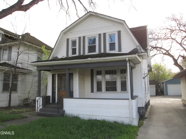 711 N 9th St, Bismarck, ND 58501