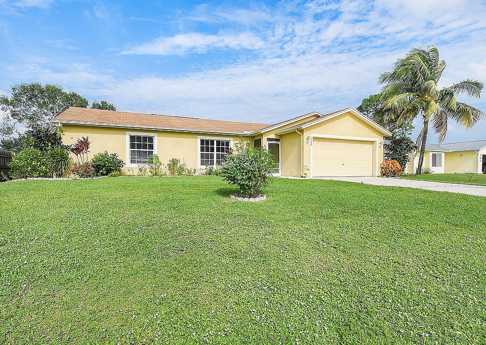 1st image of 1065 SW Castaneda Ln