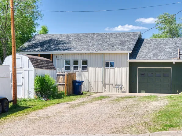 405 N Yellowstone Ave, Moorcroft, WY 82721