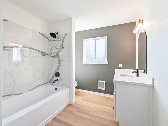 4th image of 450 6th St NE APT 19
