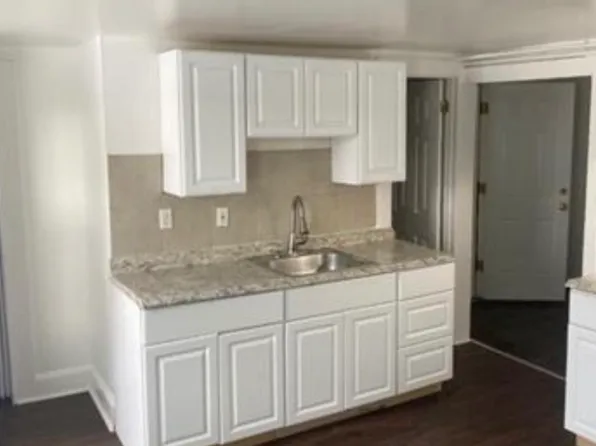 140 Center St Floor 1, Bridgeport, CT 06604