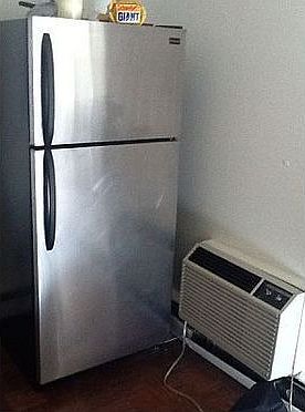2nd image of 1490 Neil Ave APT J