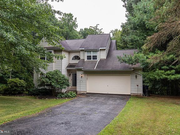 2nd image of 106 Valley View Dr
