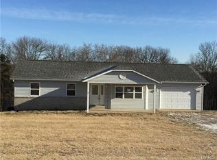 18599 Royal Dr, Warrenton, MO 63383