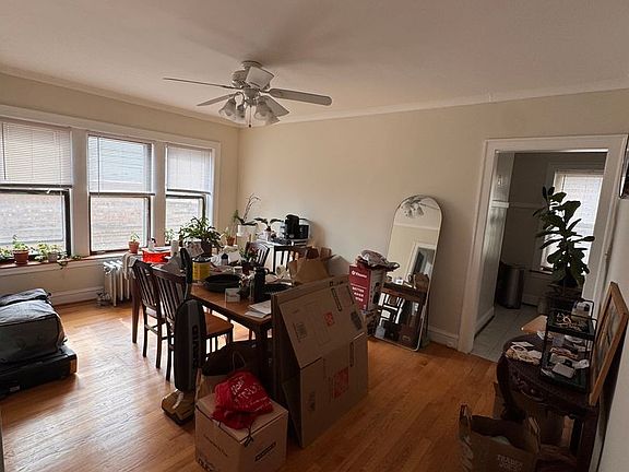 5th image of 2217 W Montrose Ave APT 1A