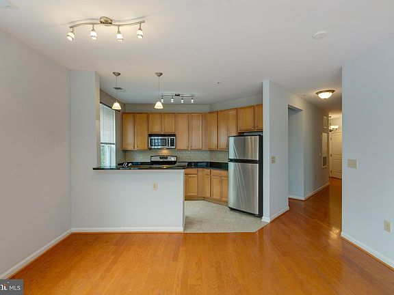 5th image of 2665 Prosperity Ave APT 254