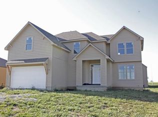 1421 N 4th East St, Louisburg, KS 66053