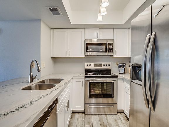 2nd image of 540 N May St APT 1138