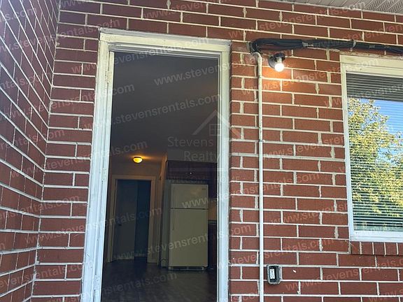 3rd image of 2231 Geneva Trl APT H-1