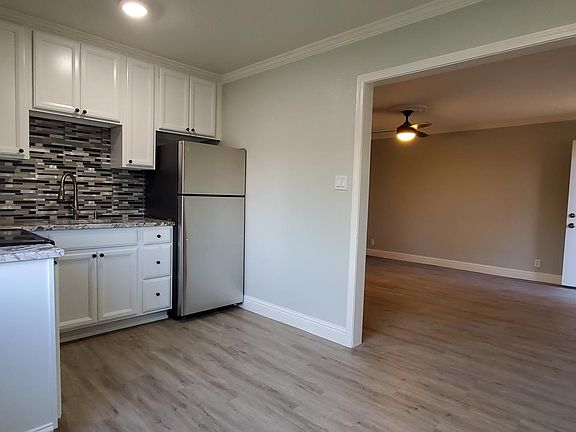 2nd image of 423 Clinton Ave #2