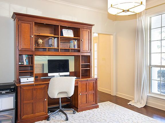 3rd image of 3317 Williamsburg Cir
