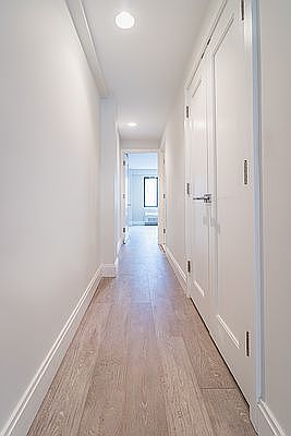 4th image of 238 E 106th St #503