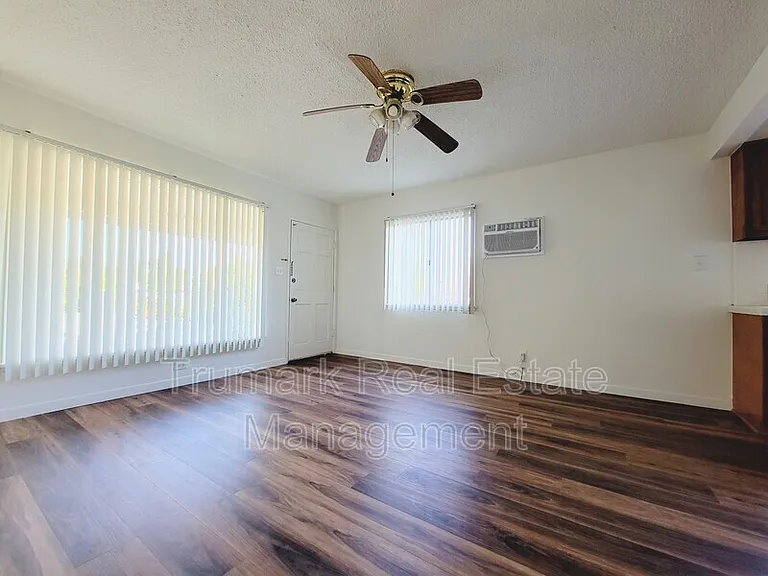 512 Irving Ave #D — Photo 6