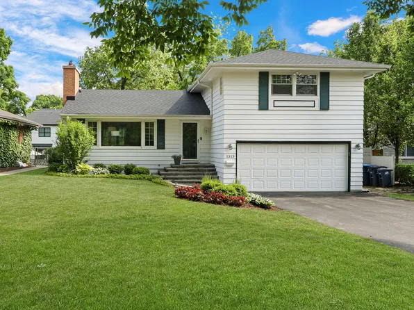 1315 Elmwood Ave, Deerfield, IL 60015