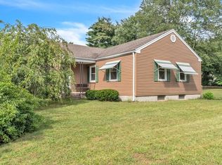 31 Meadowlark Ln, Springfield, MA 01119