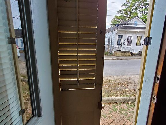 4th image of 2619 Urquhart St