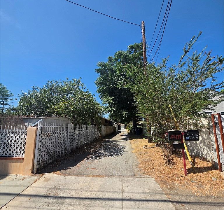 1st image of 10479 El Dorado Ave